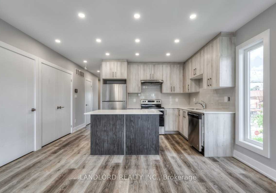 5rockcliffe-boulevard-toronto-toronto-ontario-w13702038