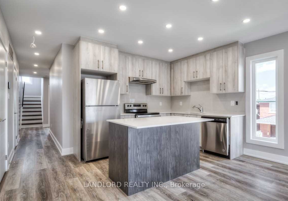 5rockcliffe-boulevard-toronto-toronto-ontario-w13702038