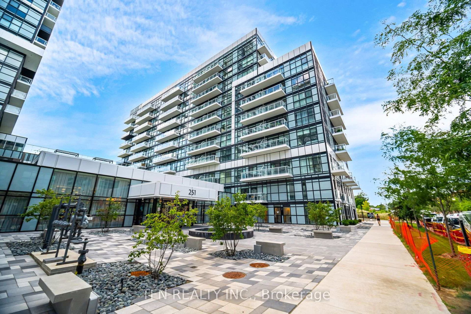 251-manitoba-st-street-toronto-etobicoke-ontario-w13702134