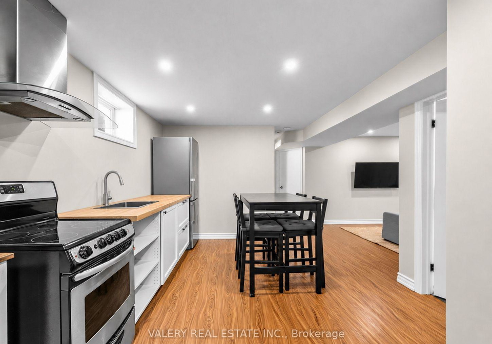 12-arkley-crescent-toronto-etobicoke-ontario-w13702244