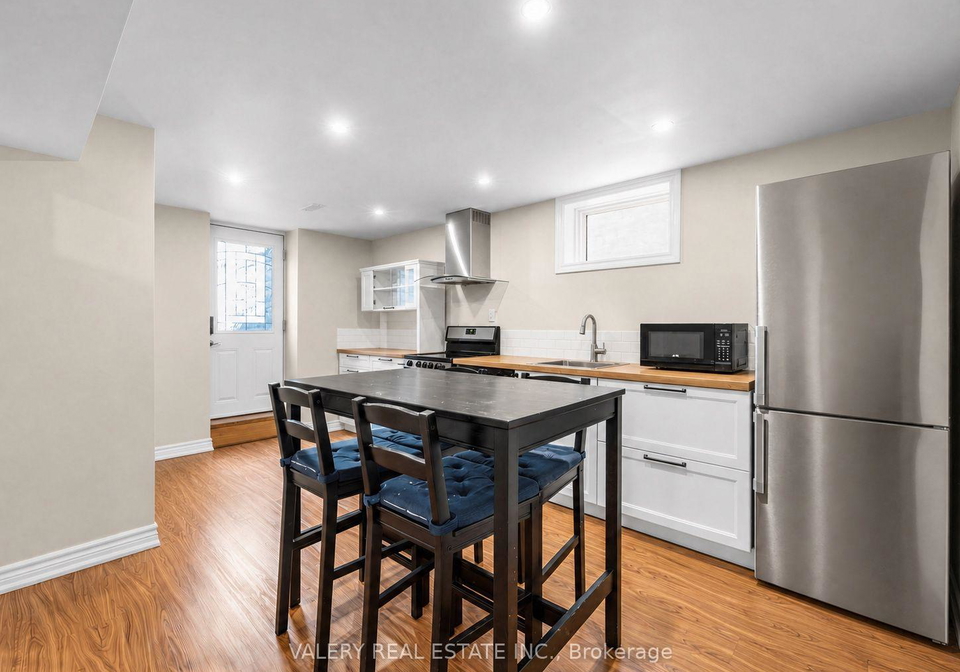 12-arkley-crescent-toronto-etobicoke-ontario-w13702244