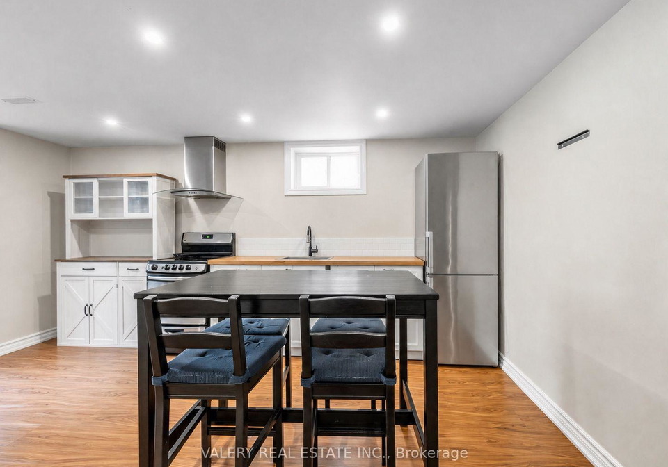 12-arkley-crescent-toronto-etobicoke-ontario-w13702244
