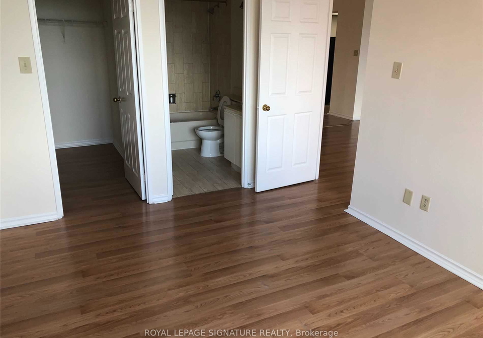 265-enfield-place-mississauga-ontario-w13702366