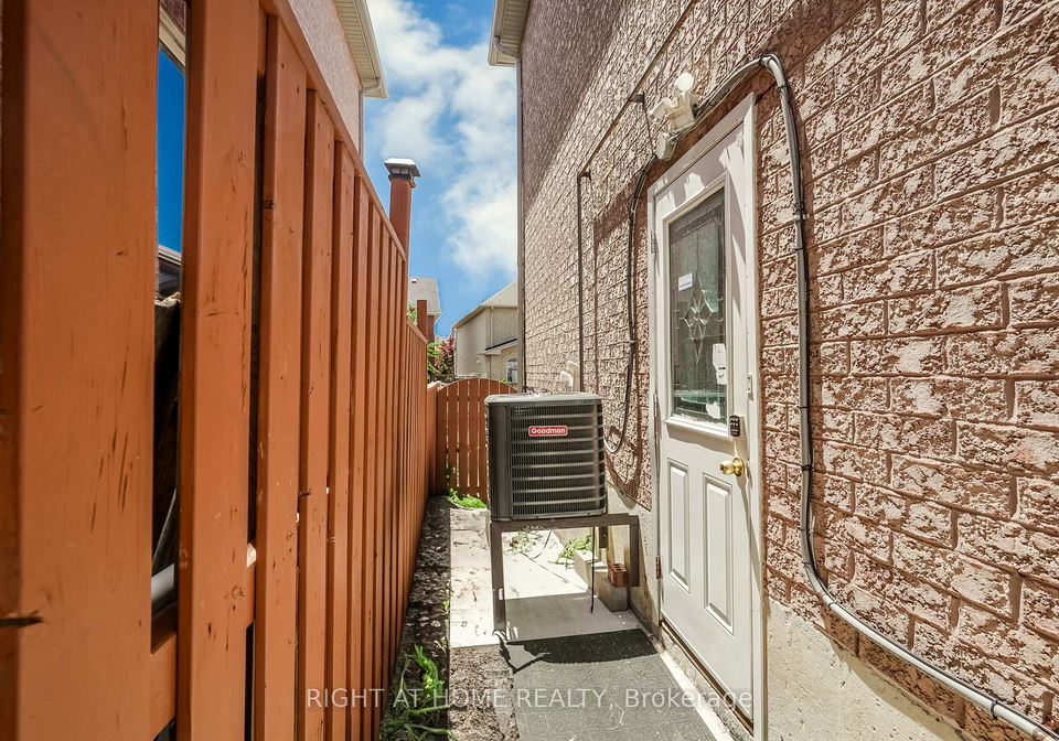 3470-crimson-king-circle-mississauga-ontario-w13702468