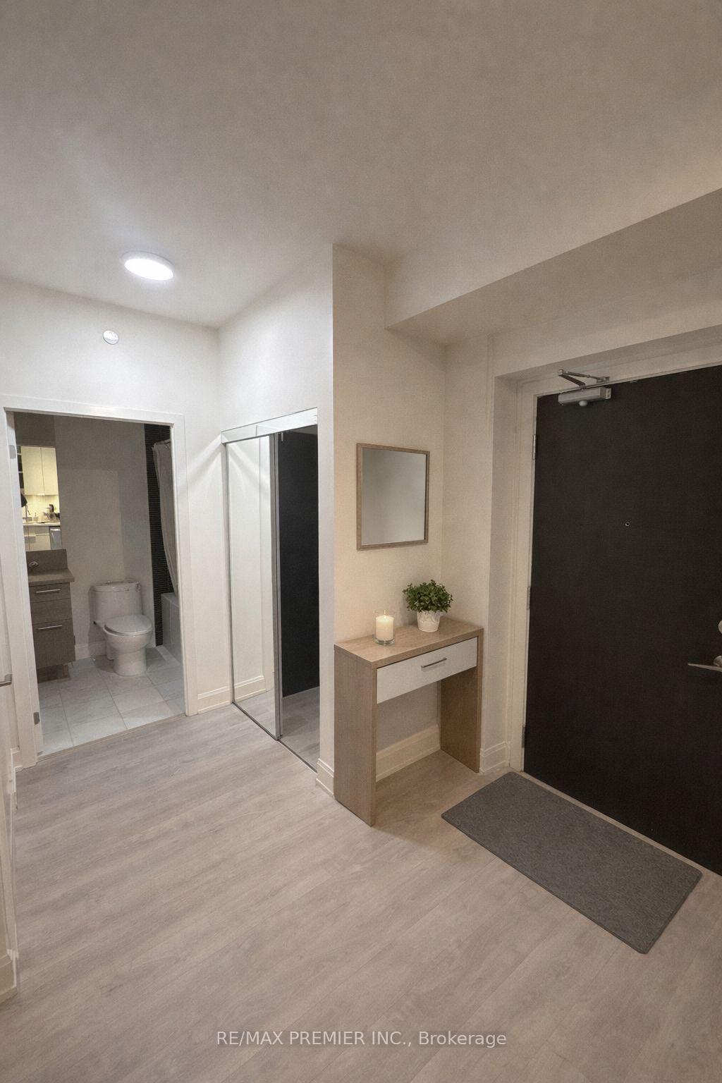 33-shore-breeze-drive-toronto-etobicoke-ontario-w13702810