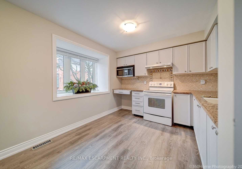 2300-brays-lane-oakville-ontario-w13702858