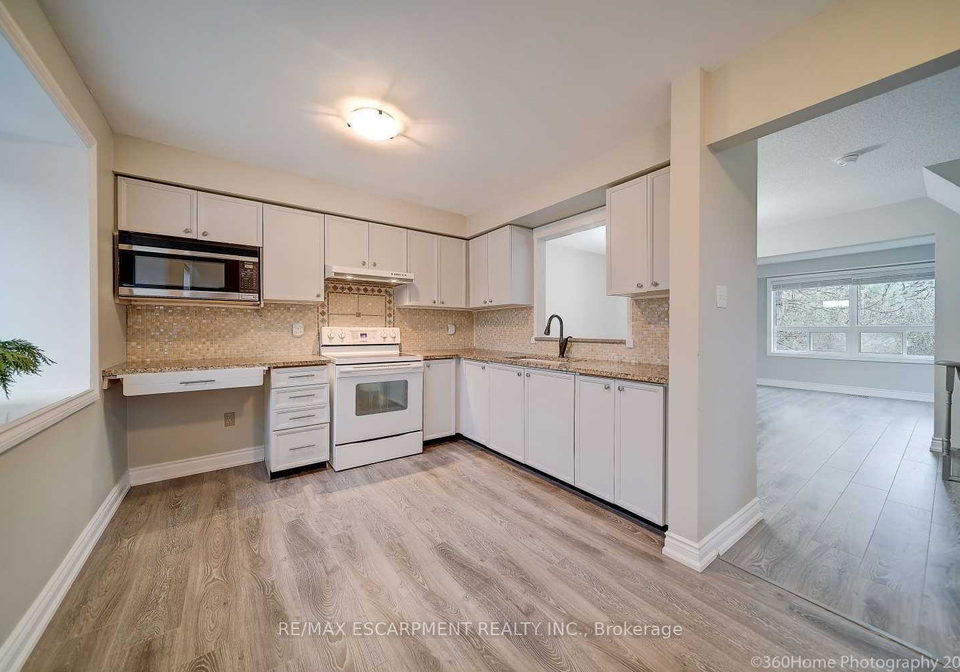 2300-brays-lane-oakville-ontario-w13702858