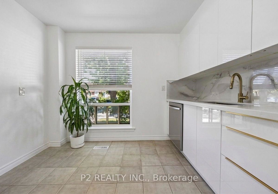 22-25-gosford-blvd-boulevard-n-toronto-york-ontario-w13702908