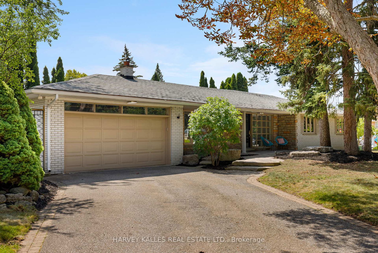 215-edenbridge-drive-toronto-etobicoke-ontario-w13702956
