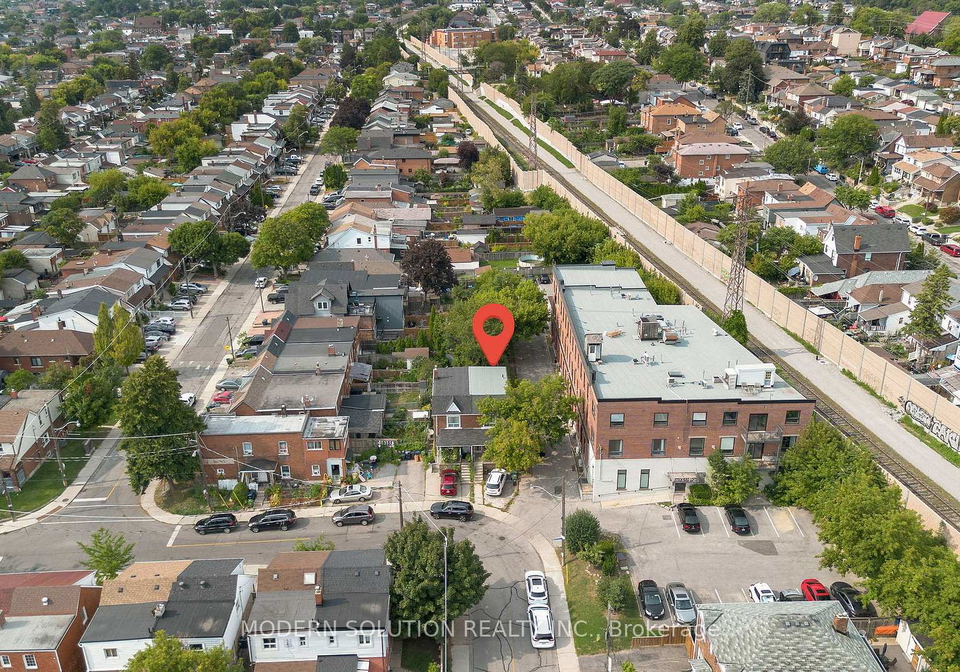 2-rockwell-avenue-toronto-toronto-ontario-w13703256