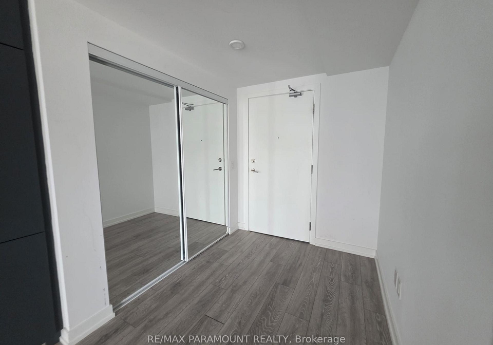 1100-sheppard-avenue-w-toronto-york-ontario-w13703528