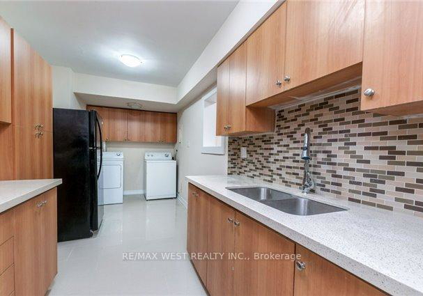370-dixon-road-toronto-etobicoke-ontario-w13703538