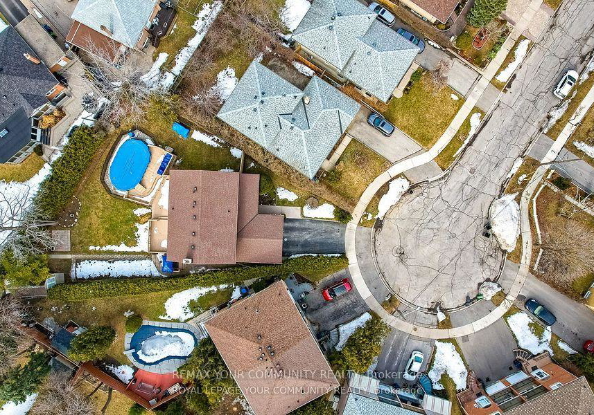 18-terryellen-crescent-toronto-etobicoke-ontario-w13703620