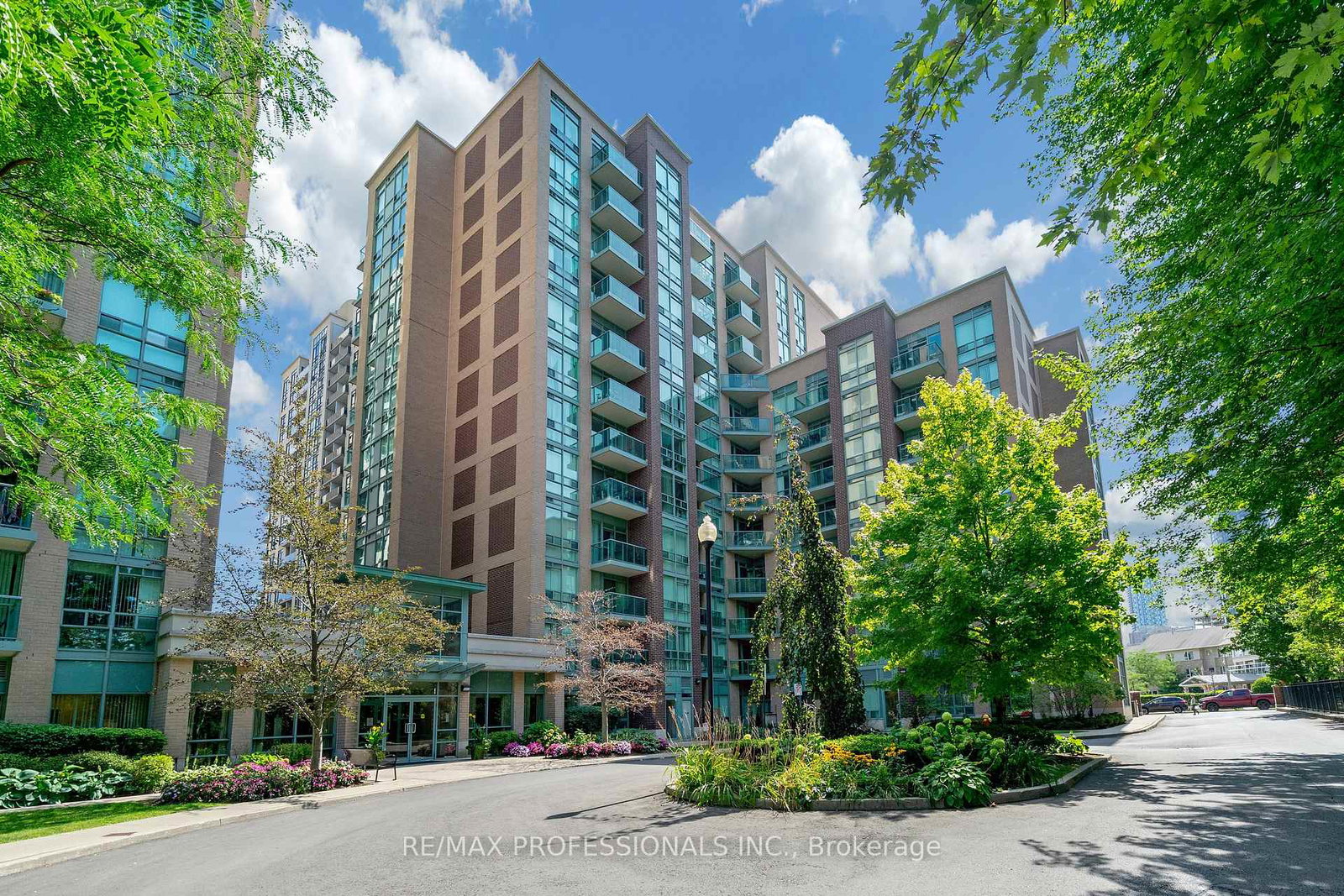 9-michael-power-place-toronto-etobicoke-ontario-w13703836