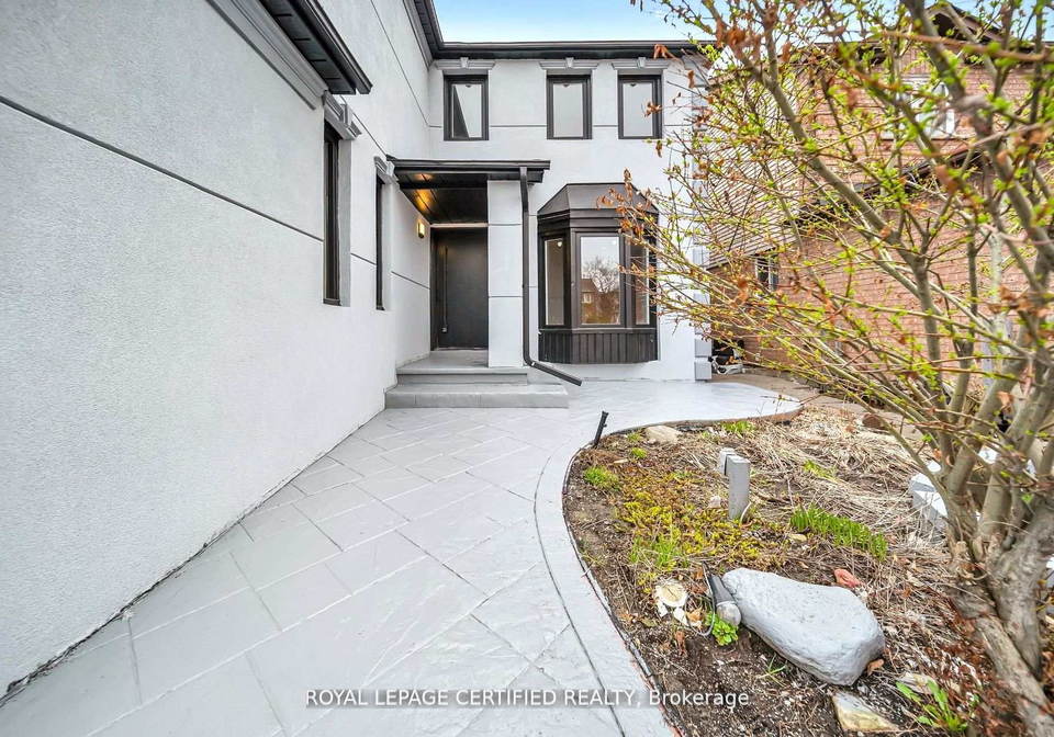 6062-prairie-circle-mississauga-ontario-w13703940