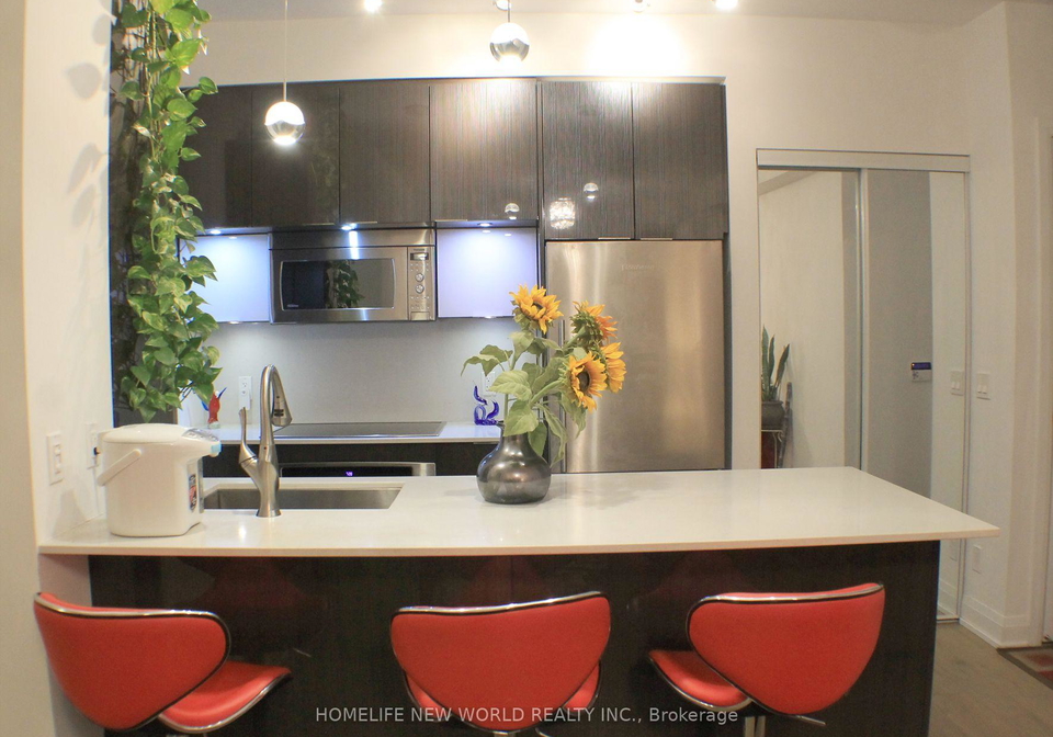 56-annie-craig-drive-toronto-etobicoke-ontario-w13703944