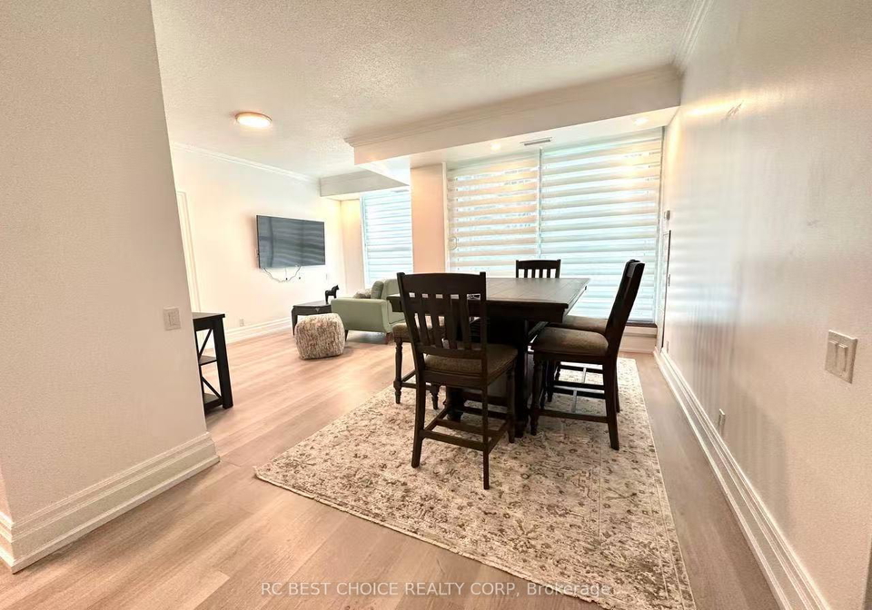 2067-lake-shore-boulevard-w-toronto-etobicoke-ontario-w13704014