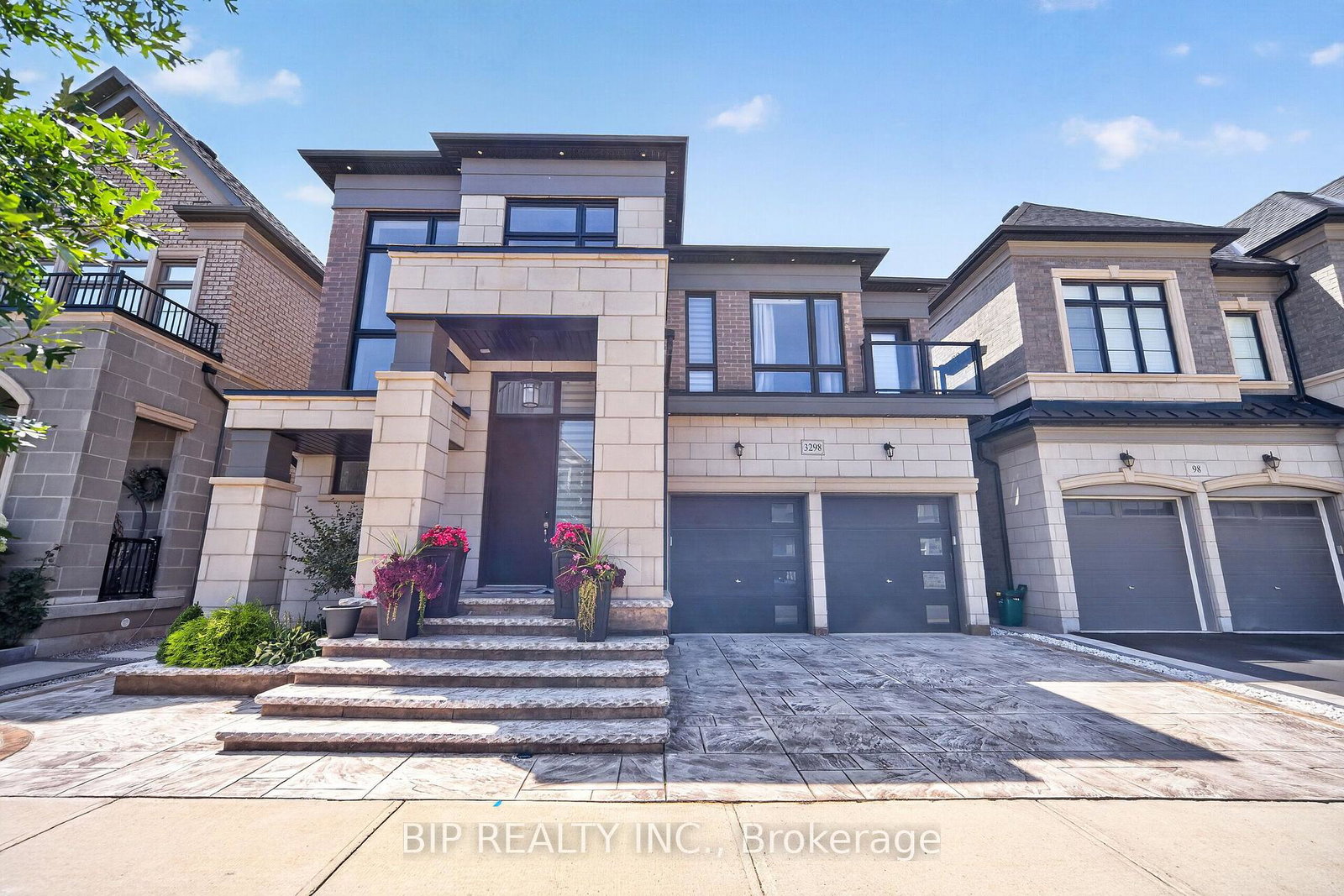 3298-post-road-oakville-ontario-w13704068