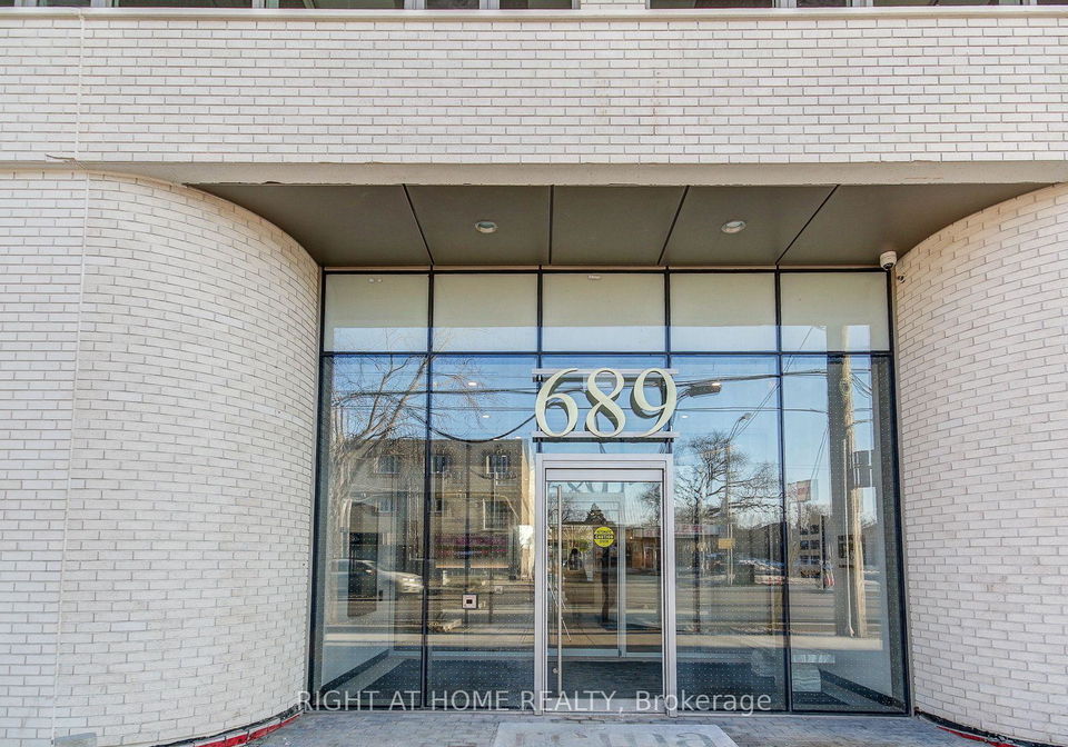 689-the-queensway-toronto-etobicoke-ontario-w13704070