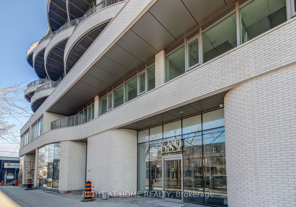 689-the-queensway-toronto-etobicoke-ontario-w13704070