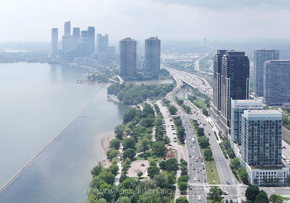 1926-lakeshore-boulevard-w-toronto-toronto-ontario-w13704084