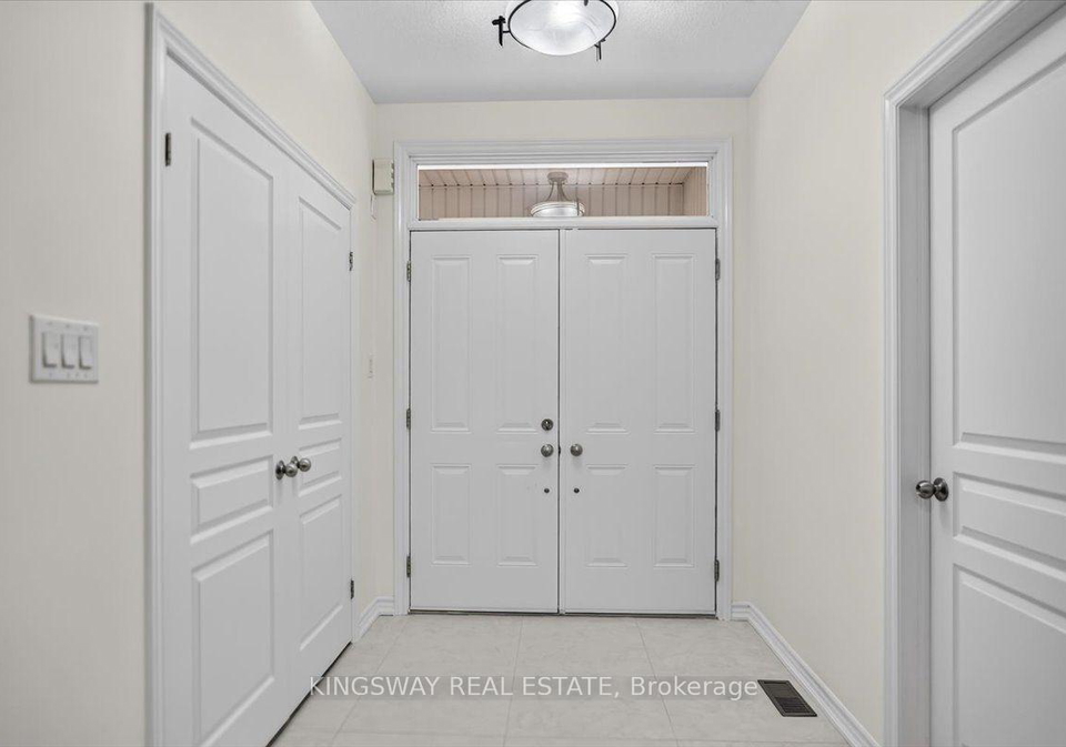 8-monkton-circle-brampton-ontario-w13704168