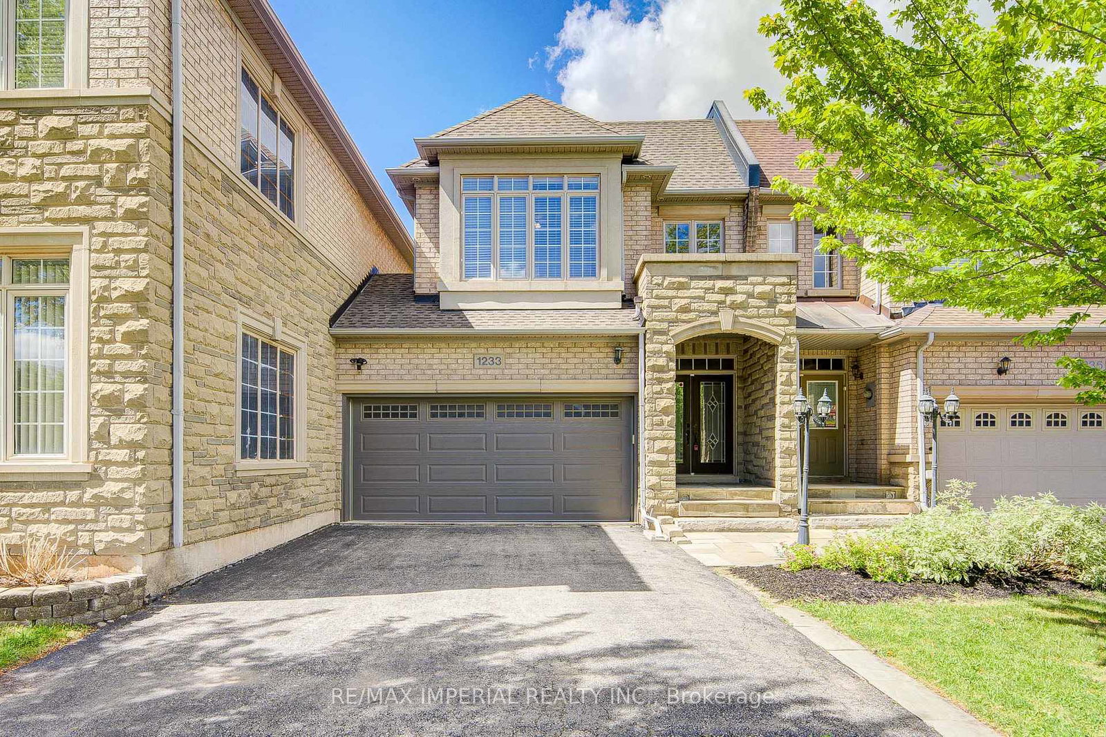 1233-agram-drive-oakville-ontario-w13704288
