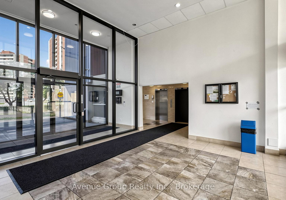 4673-jane-street-toronto-york-ontario-w13704478
