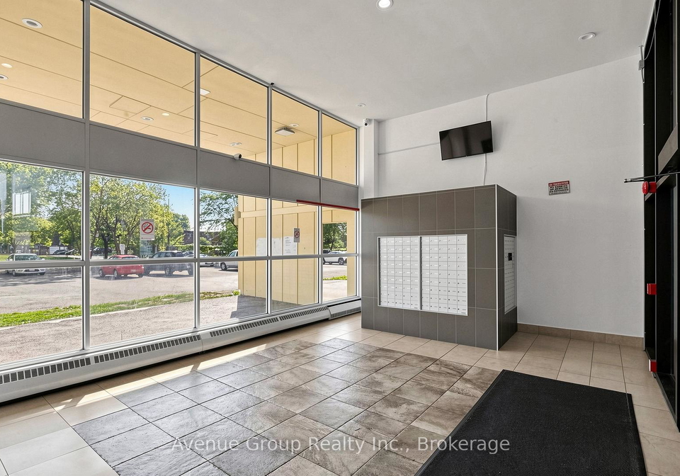 4673-jane-street-toronto-york-ontario-w13704478