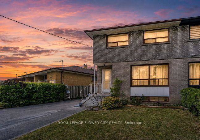 3-clayhall-crescent-toronto-york-ontario-w13704642