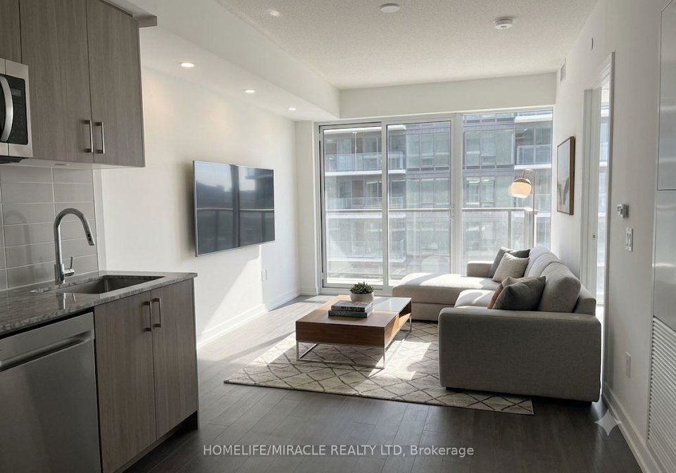 4010-eglinton-avenue-toronto-etobicoke-ontario-w13704870