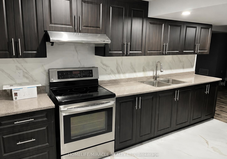 114-lorenzo-circle-brampton-ontario-w13704954