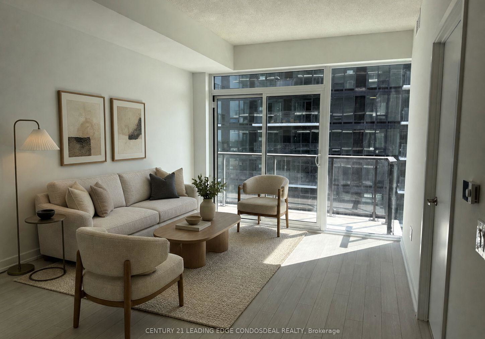 4010-eglinton-avenue-w-toronto-etobicoke-ontario-w13704956