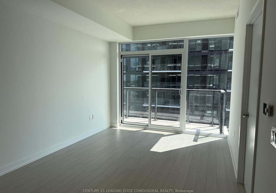4010-eglinton-avenue-w-toronto-etobicoke-ontario-w13704956