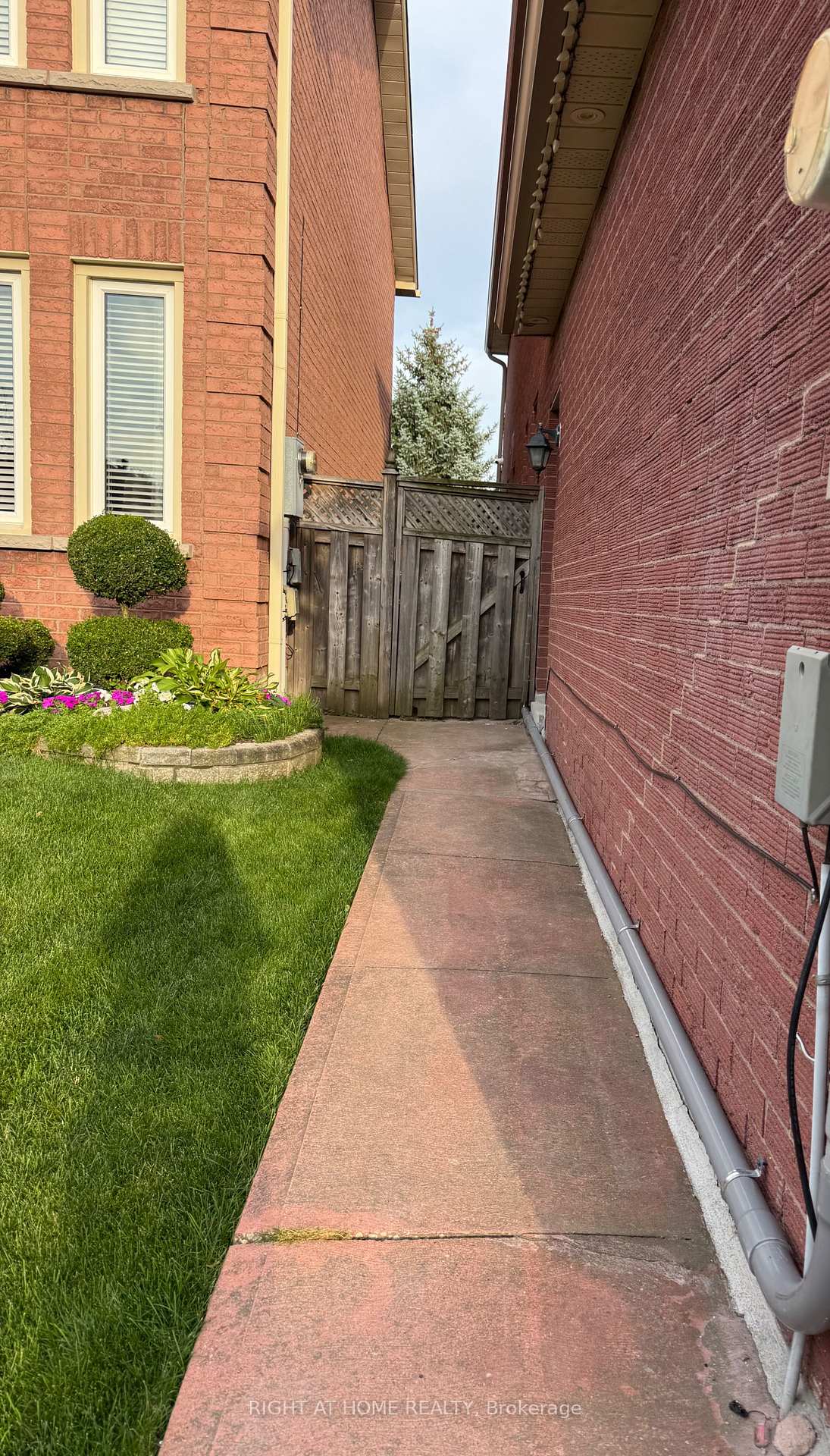 372-winfield-terrace-mississauga-ontario-w13705024