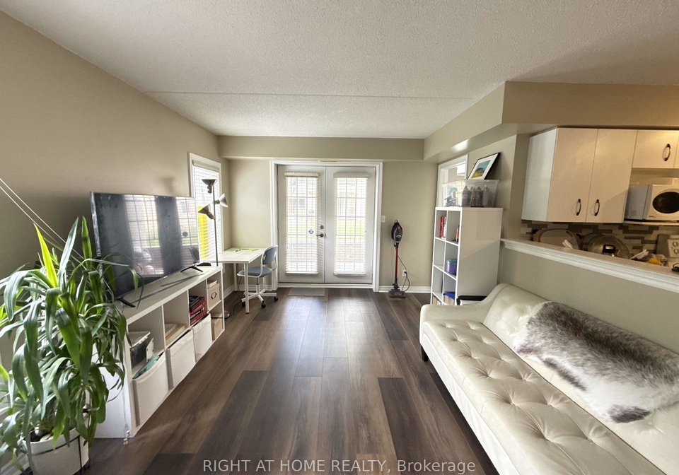 1450-bishops-gate-oakville-ontario-w13705050