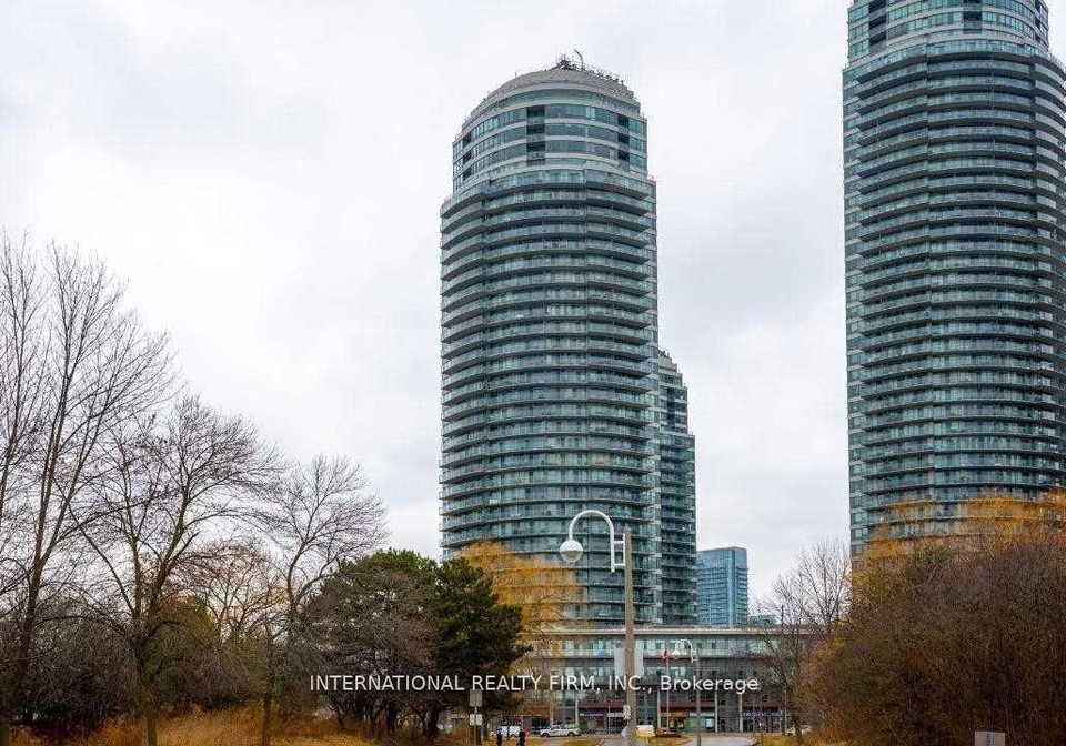 2240-lakeshore-boulevard-w-toronto-etobicoke-ontario-w13705124