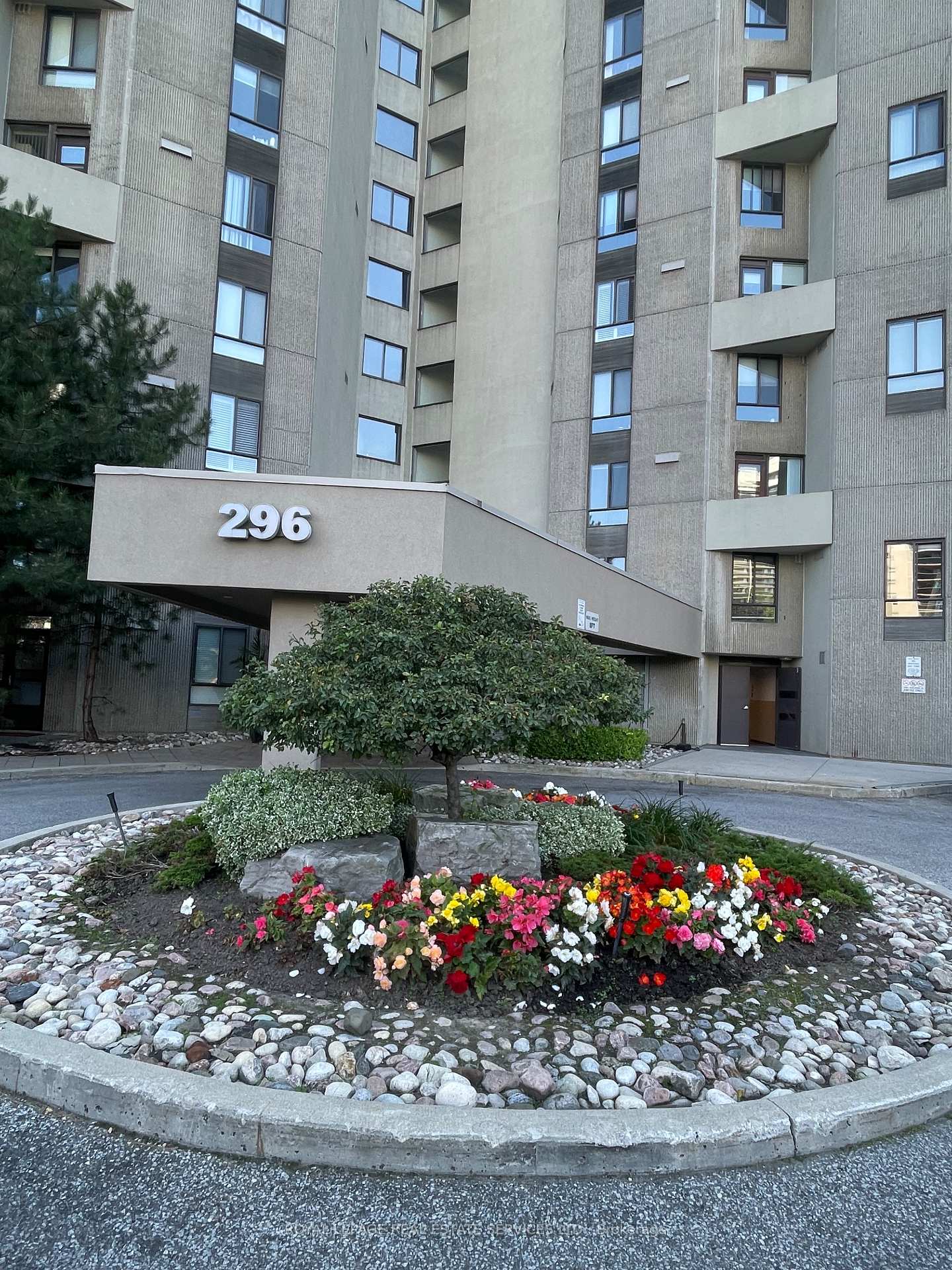 296-mill-road-toronto-etobicoke-ontario-w13705182
