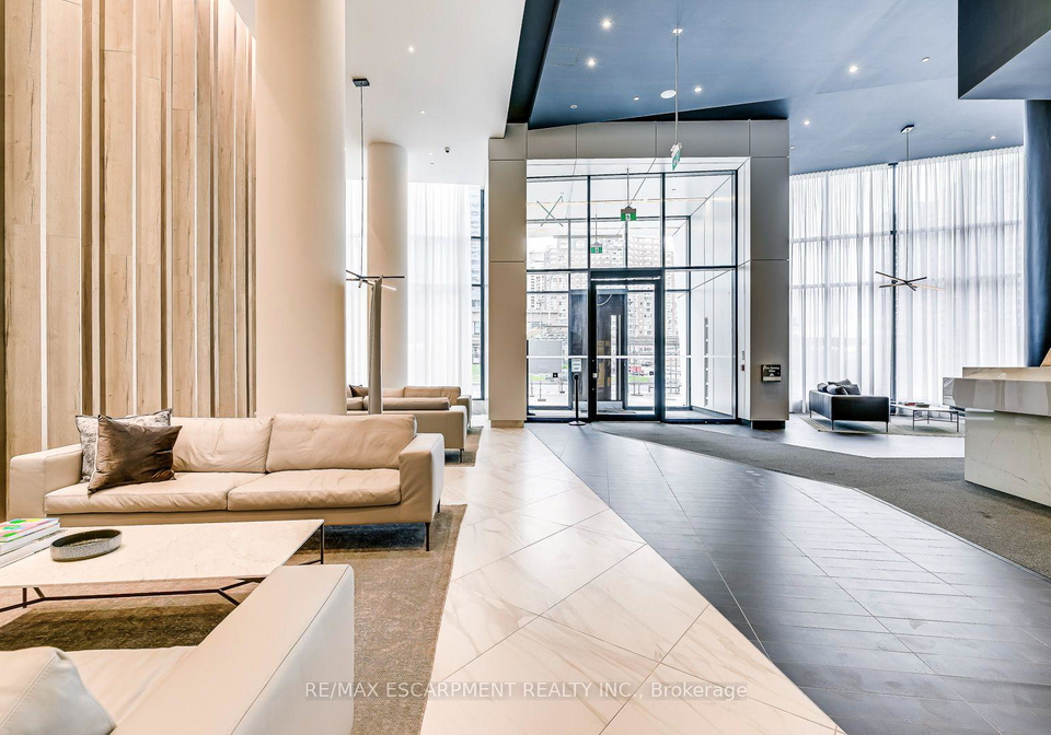 3900-confederation-parkway-mississauga-ontario-w13705234