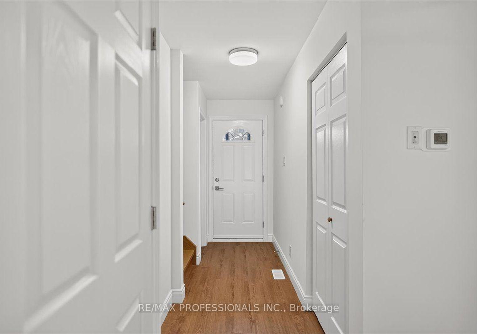 2687-bromsgrove-road-mississauga-ontario-w13705282