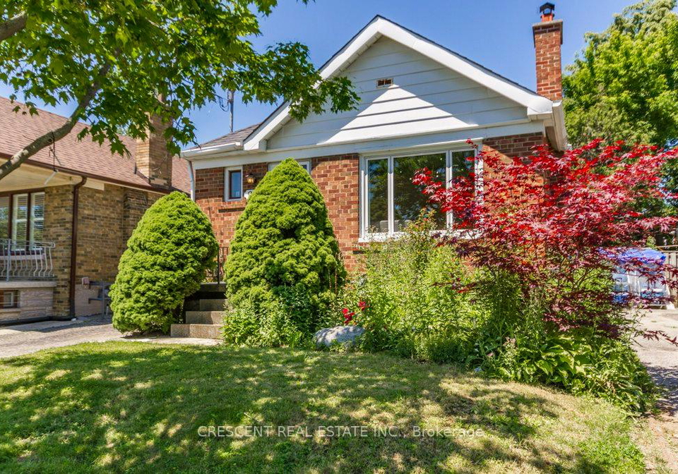 982-briar-hill-avenue-toronto-north-york-ontario-w13705610