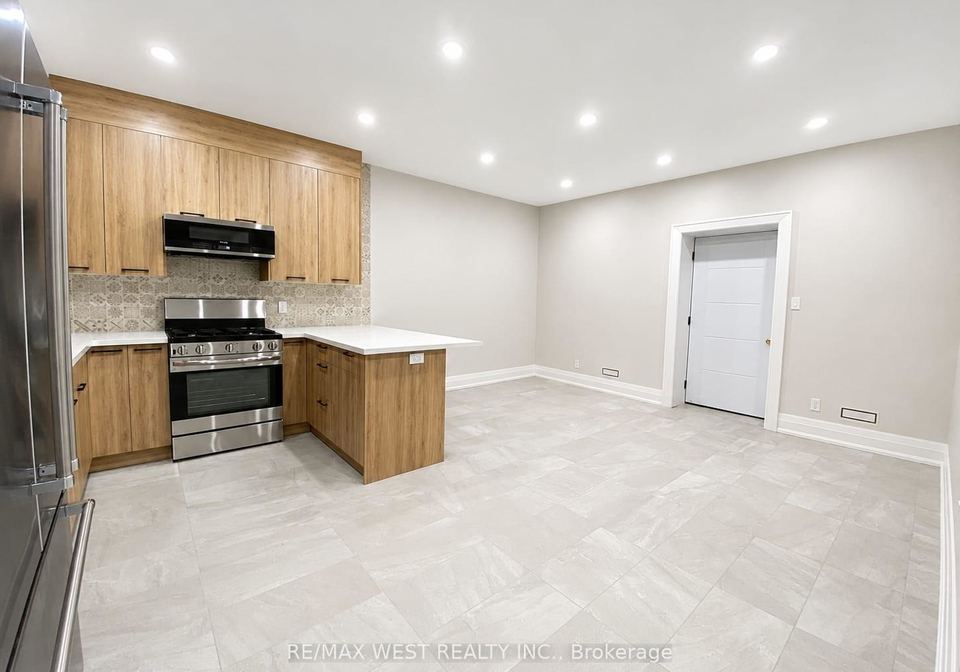 58-aura-lea-boulevard-toronto-york-ontario-w13705804