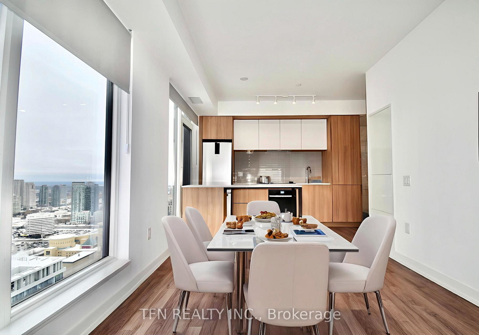 395-square-one-drive-mississauga-ontario-w13706086