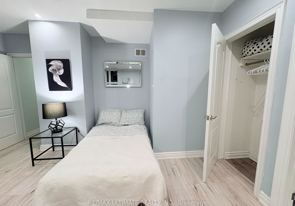 1166-glengrove-avenue-w-toronto-north-york-ontario-w13706404
