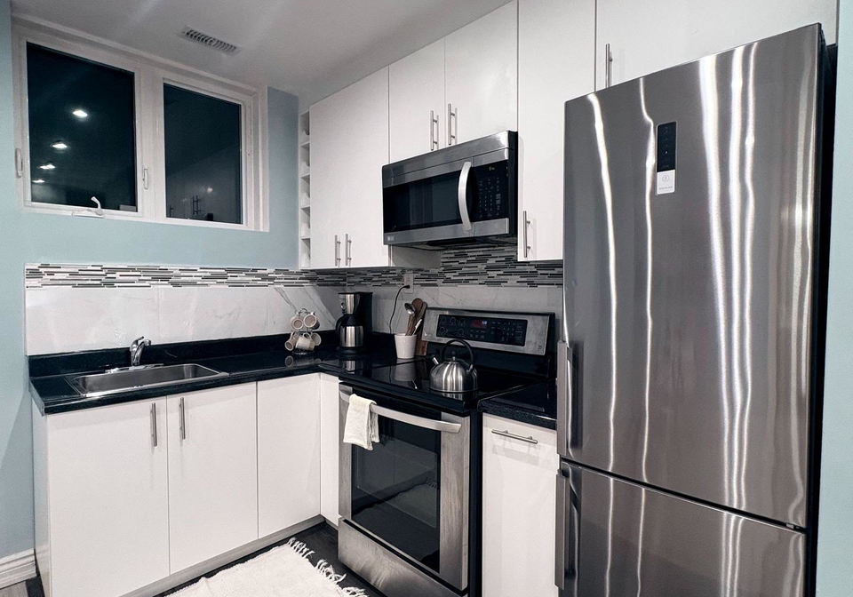 1166-glengrove-avenue-w-toronto-north-york-ontario-w13706404