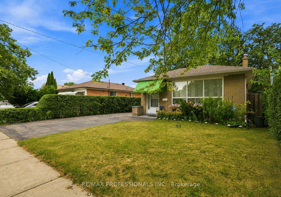 14-dashwood-crescent-toronto-etobicoke-ontario-w13706488
