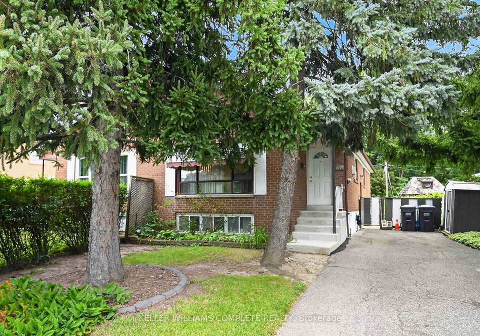 3239-queen-frederica-drive-mississauga-ontario-w13706660