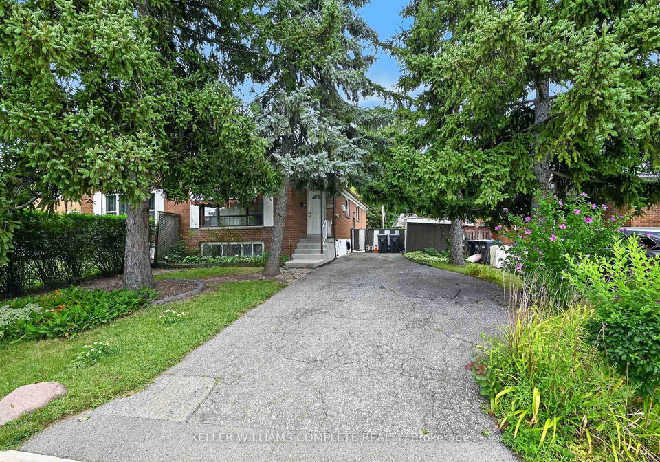 3239-queen-frederica-drive-mississauga-ontario-w13706660