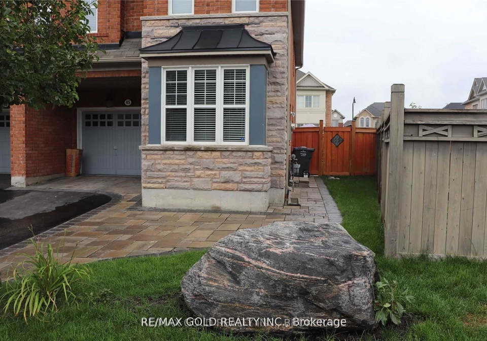 45-biddens-square-brampton-ontario-w13706808