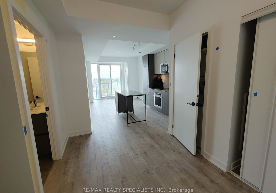 220-missinnihe-way-mississauga-ontario-w13706844